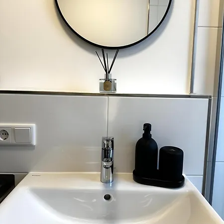 Apartment Rtr - Fuer Bis Zu 8 Personen - Voll Ausgestattet - Zentral Limbecker Platz - Messe - Uniklinikum - Smart Tv - Parken - Modern Essen